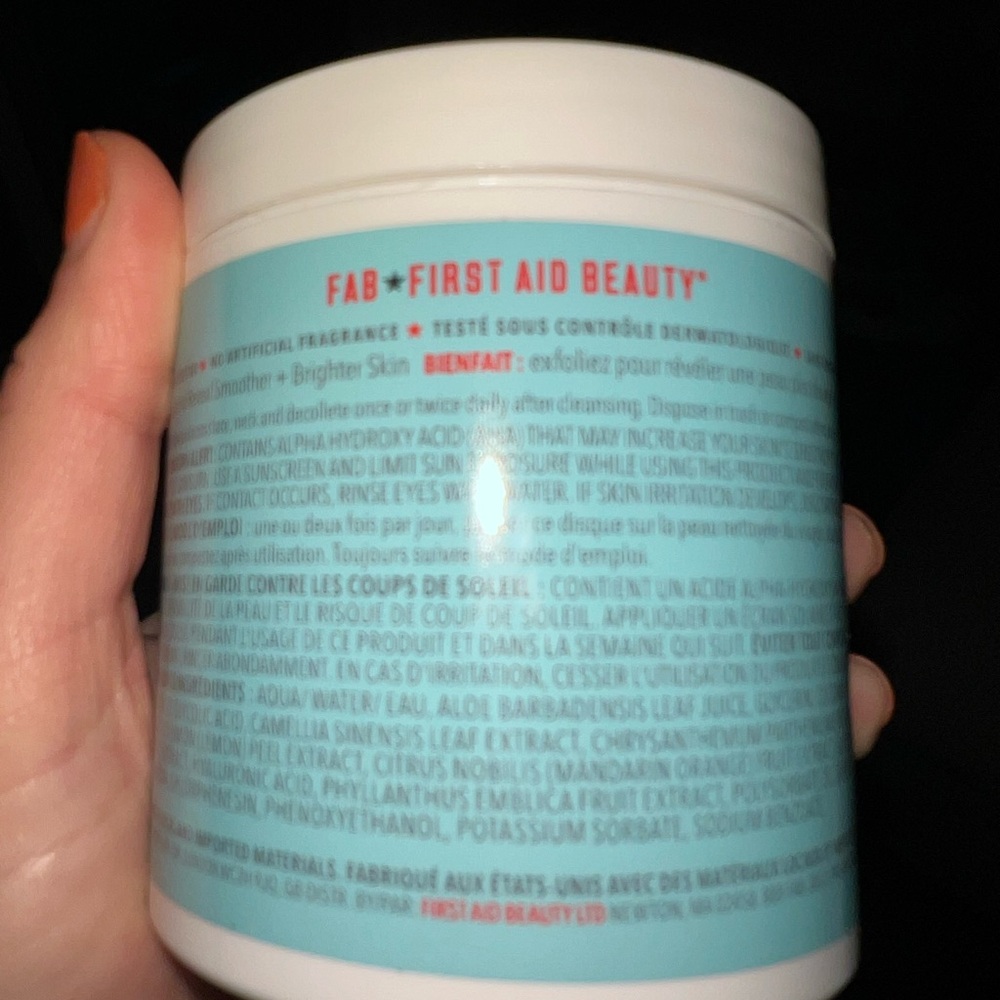 First Aid Beauty Facial Radiance Pads - NWT - Picture 2 of 2